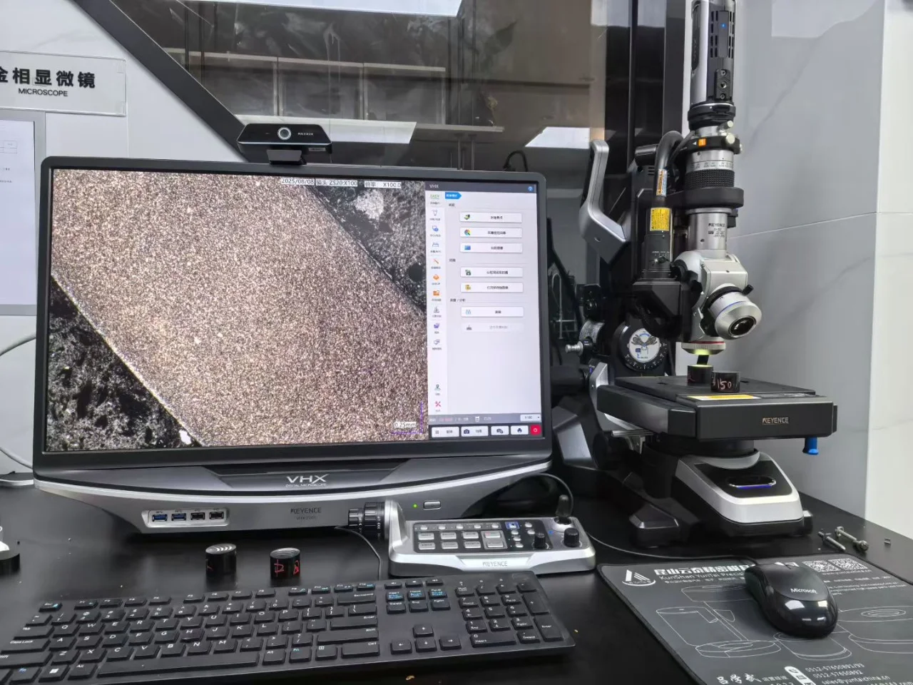 Detekční zařízení Keijsu s metalografickým mikroskopem